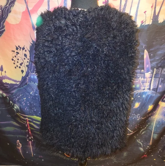 Vintage Black Faux Fur Fuzzy Vest - Picture 14 of 15